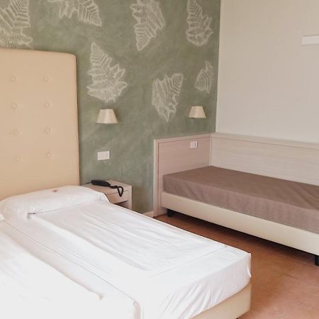 Hotel Astor Limone sul Garda Ngoại thất bức ảnh