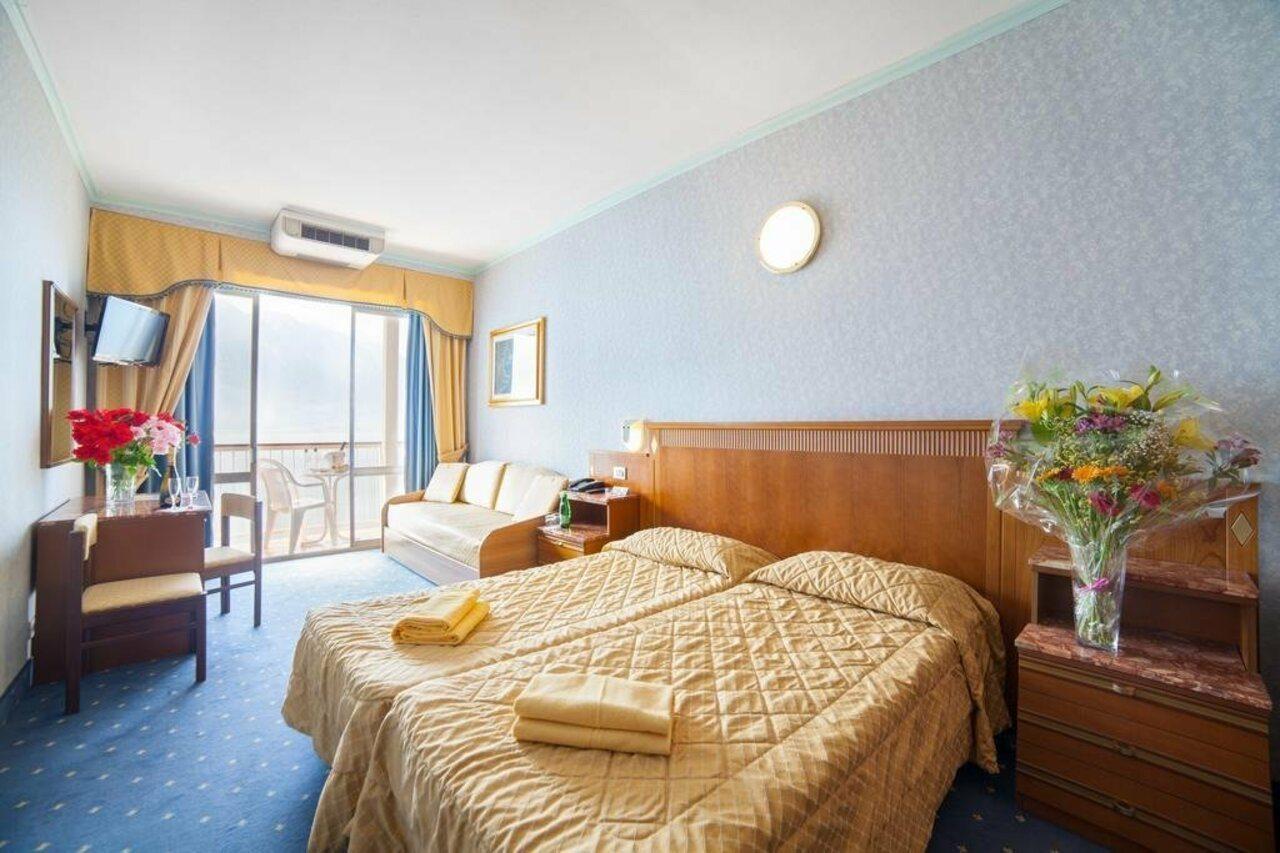 Hotel Astor Limone sul Garda Ngoại thất bức ảnh