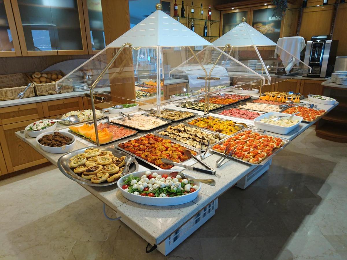 Hotel Astor Limone sul Garda Ngoại thất bức ảnh