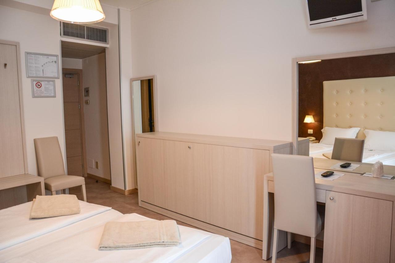Hotel Astor Limone sul Garda Ngoại thất bức ảnh