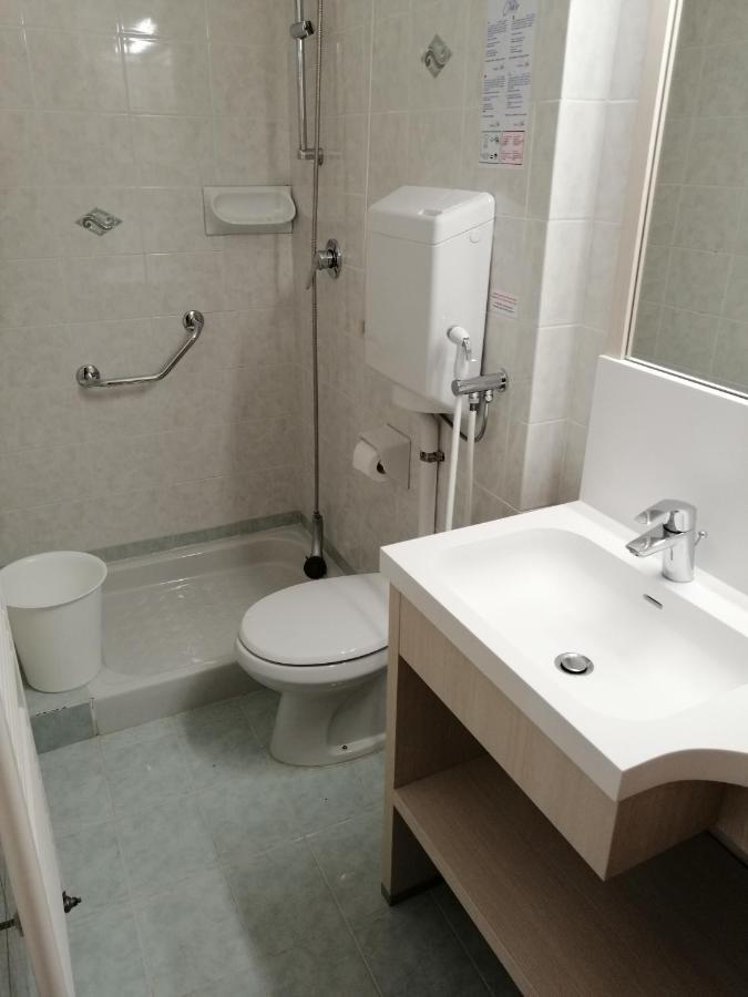 Hotel Astor Limone sul Garda Ngoại thất bức ảnh