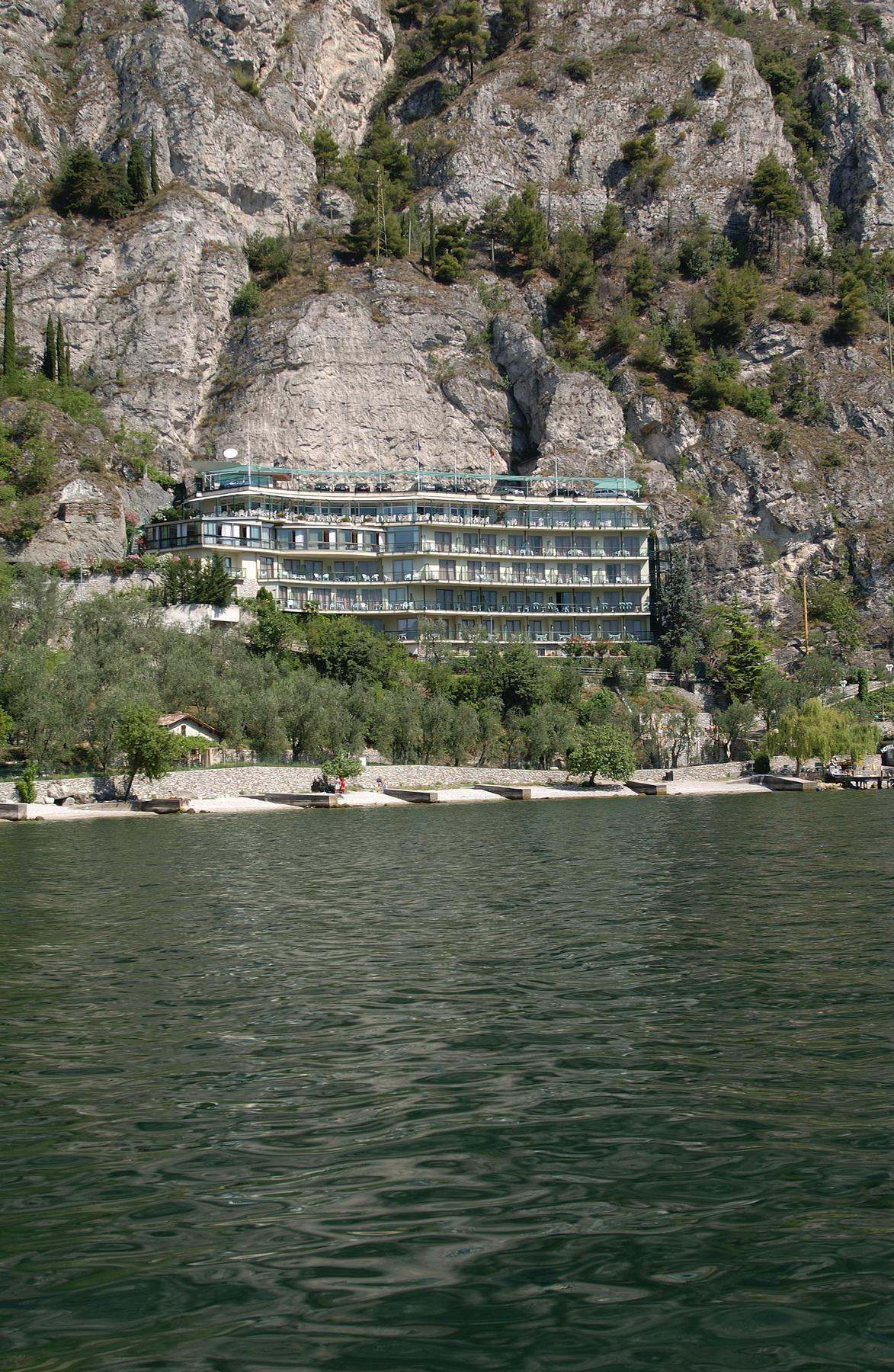 Hotel Astor Limone sul Garda Ngoại thất bức ảnh